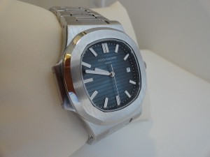 Patek-Philippe-Nautilus-replica-watch-review